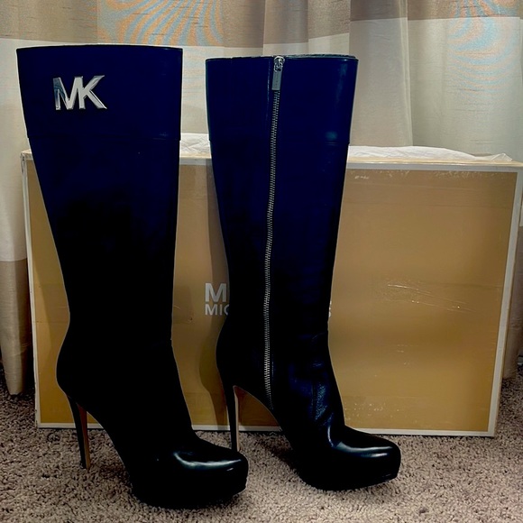Used Michael Kors Black Leather knee high boots size 6 1/2 like new - Picture 1 of 10